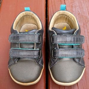 Ten Little Original Space Gray vegan leather sneakers, toddler size 7.5